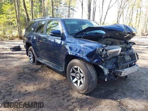 ✅ 2021 Toyota 4Runner TRD Off Road Premium • VIN: JTERU5JR3M5897552 • Lot: 41995904. Listed on IAAI with 90,097 mi. Free auction sales archive from the USA and detailed vehicle history report at DreamBid. Image 1.