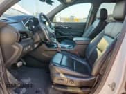 ✅ 2022 Chevrolet Traverse RS • VIN: 1GNERJKW1NJ107747 • Lot: 65274185. Wystawiony na Copart z przebiegiem 94 661 mil. Bezpłatny archiwum sprzedaży aukcyjnych z USA i szczegółowy raport historii pojazdu na DreamBid. Zdjęcie 7.