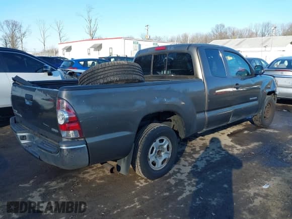 ✅ 2011 Toyota Tacoma • VIN: 5TFTX4CN0BX001523 • Lot: 41293674. Wystawiony na IAAI z przebiegiem 211 979 mil. Bezpłatny archiwum sprzedaży aukcyjnych z USA i szczegółowy raport historii pojazdu na DreamBid. Zdjęcie 4.