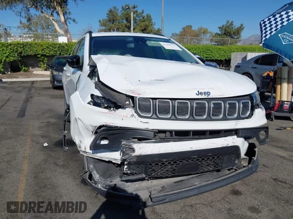 ✅ 2022 Jeep Compass Latitude • VIN: 3C4NJCBB4NT138315 • Lot: 43160735. Listed on IAAI with 57,537 mi. Free auction sales archive from the USA and detailed vehicle history report at DreamBid. Image 6.