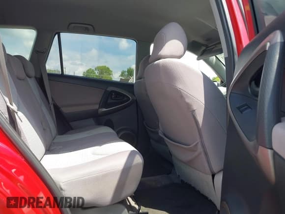 ✅ 2006 Toyota RAV4 • VIN: JTMZD33V866020426 • Лот: 42740793. Опубликован ранее на IAAI с пробегом 207 518 миль. Бесплатный доступ к архиву аукционных продаж из США и подробный отчёт об истории автомобиля на DreamBid. Изображение 8.