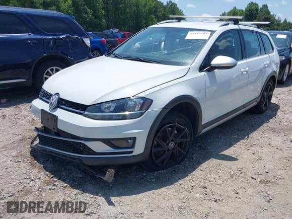 ✅ 2019 Volkswagen Golf S • VIN: 3VWH17AU5KM518869 • Lot: 42457303. Wystawiony na IAAI z przebiegiem 101 107 mil. Bezpłatny archiwum sprzedaży aukcyjnych z USA i szczegółowy raport historii pojazdu na DreamBid. Zdjęcie 2.
