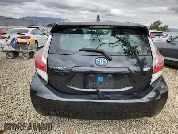 ✅ 2016 Toyota Prius One • VIN: JTDKDTB35G1119835 • Lot: 92751845. Listed on Copart with 136,165 mi. Free auction sales archive from the USA and detailed vehicle history report at DreamBid. Image 6.