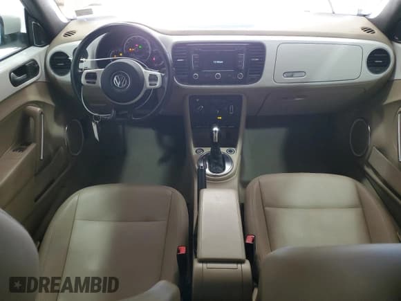 ✅ 2013 Volkswagen Beetle 2.5L • VIN: 3VW5P7AT7DM818750 • Lot: 82280695. Listed on Copart with 155,466 mi. Free auction sales archive from the USA and detailed vehicle history report at DreamBid. Image 8.