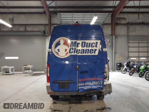 ✅ 2020 Mercedes-Benz Sprinter • VIN: W1W4EBHY9LT026208 • Lot: 42550711. Listed on IAAI with 31,682 mi. Free auction sales archive from the USA and detailed vehicle history report at DreamBid. Image 16.