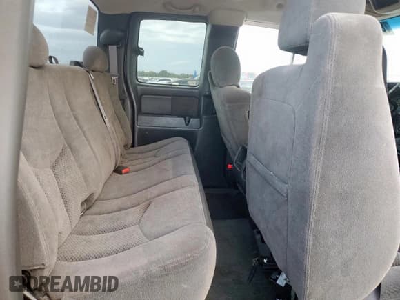 ✅ 2006 Chevrolet Silverado 2500HD LT2 • VIN: 1GCHK29D06E185922 • Лот: 81599505. Опубликован ранее на Copart с пробегом Не указан. Бесплатный доступ к архиву аукционных продаж из США и подробный отчёт об истории автомобиля на DreamBid. Изображение 10.