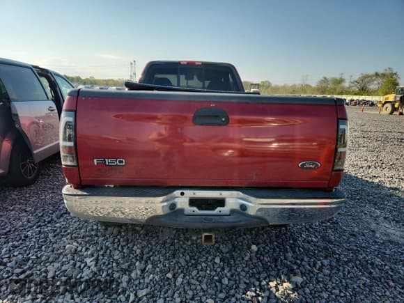 ✅ 2001 Ford F-150 XL • VIN: 2FTRF17W61CA92117 • Lot: 84774055. Listed on Copart with 126,657 mi. Free auction sales archive from the USA and detailed vehicle history report at DreamBid. Image 6.