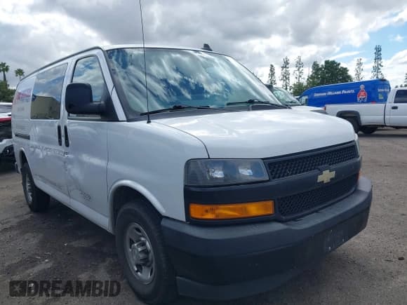 ✅ 2018 Chevrolet Express Cargo • VIN: 1GCWGAFGXJ1200976 • Lot: 43382543. Listed on IAAI with 261,043 mi. Free auction sales archive from the USA and detailed vehicle history report at DreamBid. Image 1.