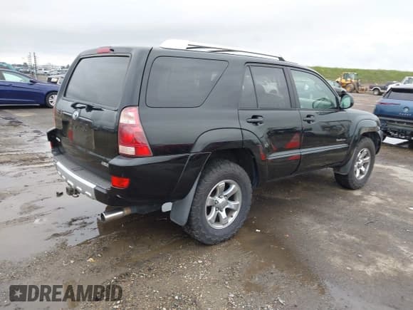 ✅ 2005 Toyota 4Runner SR5 • VIN: JTEZU14R050059336 • Lot: 41633459. Listed on IAAI with 219,227 mi. Free auction sales archive from the USA and detailed vehicle history report at DreamBid. Image 4.