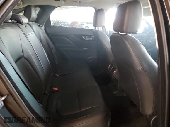 ✅ 2019 Jaguar F-Pace 25t • VIN: SADCS2FX9KA601836 • Lot: 56493255. Wystawiony na Copart z przebiegiem 80 825 mil. Bezpłatny archiwum sprzedaży aukcyjnych z USA i szczegółowy raport historii pojazdu na DreamBid. Zdjęcie 10.