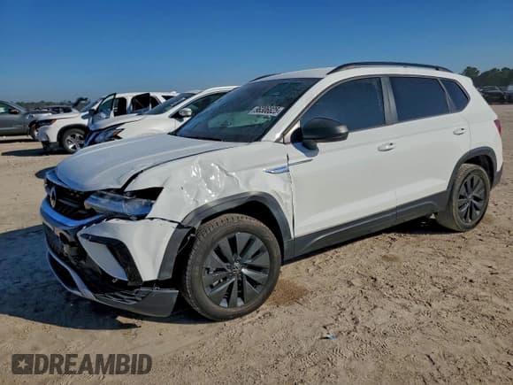 ✅ 2024 Volkswagen Taos S • VIN: 3VV5X7B22RM108205 • Лот: 96306825. Опубликован ранее на Copart с пробегом 13 665 миль. Бесплатный доступ к архиву аукционных продаж из США и подробный отчёт об истории автомобиля на DreamBid. Изображение 1.