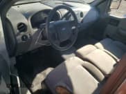 ✅ 2007 Ford F-150 XL • VIN: 1FTRF12277KD59600 • Lot: 85011095. Wystawiony na Copart z przebiegiem 97 571 mil. Bezpłatny archiwum sprzedaży aukcyjnych z USA i szczegółowy raport historii pojazdu na DreamBid. Zdjęcie 8.