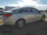 2014 Chevrolet Cruze 1LT z VIN 1G1PC5SB8E7110562, wystawiony jako Copart lot #89829435 z przebiegiem 134 364 mil mil oraz Szkoda całkowita • Salvage title. Historia ofert i sprzedaży dostępna na DreamBid. Obrazek 3.