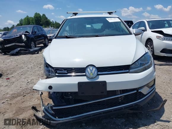 ✅ 2019 Volkswagen Golf S • VIN: 3VWH17AU5KM518869 • Lot: 42457303. Wystawiony na IAAI z przebiegiem 101 107 mil. Bezpłatny archiwum sprzedaży aukcyjnych z USA i szczegółowy raport historii pojazdu na DreamBid. Zdjęcie 19.