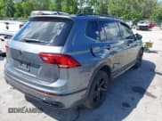 ✅ 2024 Volkswagen Tiguan SE R-Line Black • VIN: 3VVCB7AX4RM002566 • Lot: 43273661. Wystawiony na IAAI z przebiegiem 33 242 mil. Bezpłatny archiwum sprzedaży aukcyjnych z USA i szczegółowy raport historii pojazdu na DreamBid. Zdjęcie 4.