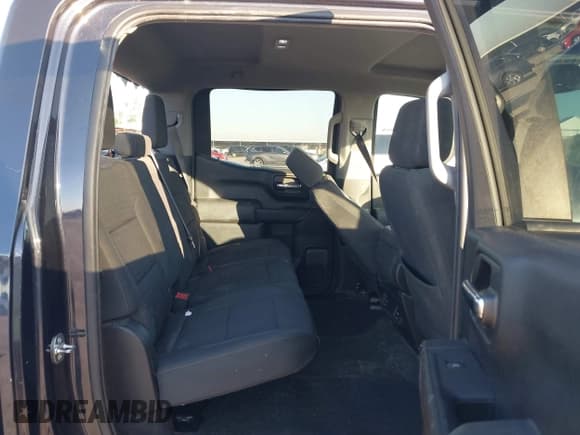 ✅ 2022 Chevrolet Silverado 1500 Custom • VIN: 1GCPABEK6NZ632456 • Lot: 43411842. Wystawiony na IAAI z przebiegiem 69 701 mil. Bezpłatny archiwum sprzedaży aukcyjnych z USA i szczegółowy raport historii pojazdu na DreamBid. Zdjęcie 8.