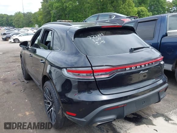 ✅ 2022 Porsche Macan • VIN: WP1AA2A52NLB09801 • Lot: 42168524. Wystawiony na IAAI z przebiegiem Nie podano. Bezpłatny archiwum sprzedaży aukcyjnych z USA i szczegółowy raport historii pojazdu na DreamBid. Zdjęcie 3.