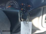 ✅ 2005 Chevrolet Silverado 2500HD LS • VIN: 1GCHK29U65E151661 • Lot: 43589957. Wystawiony na IAAI z przebiegiem 121 533 mil. Bezpłatny archiwum sprzedaży aukcyjnych z USA i szczegółowy raport historii pojazdu na DreamBid. Zdjęcie 11.