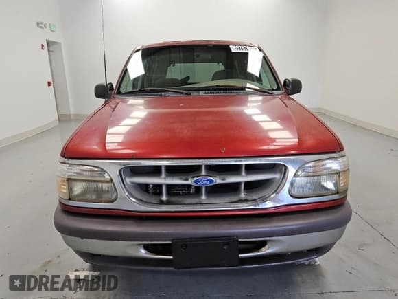 ✅ 1997 Ford Explorer XLT • VIN: 1FMDU35P6VUC58385 • Lot: 65757615. Wystawiony na Copart z przebiegiem 226 351 mil. Bezpłatny archiwum sprzedaży aukcyjnych z USA i szczegółowy raport historii pojazdu na DreamBid. Zdjęcie 5.