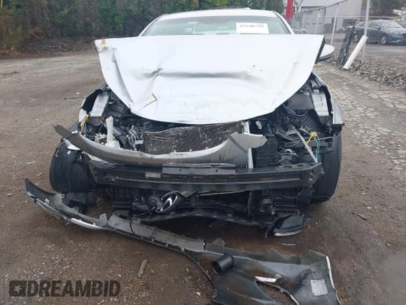 ✅ 2012 Hyundai Elantra GLS • VIN: 5NPDH4AE3CH092966 • Lot: 43248726. Listed on IAAI with 138,744 mi. Free auction sales archive from the USA and detailed vehicle history report at DreamBid. Image 6.