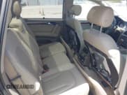 ✅ 2008 Audi Q7 Premium • VIN: WA1BV74L58D016605 • Lot: 36145060. Wystawiony na IAAI z przebiegiem 122 668 mil. Bezpłatny archiwum sprzedaży aukcyjnych z USA i szczegółowy raport historii pojazdu na DreamBid. Zdjęcie 8.