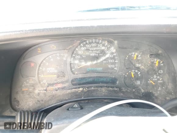 ✅ 2004 Chevrolet Silverado 2500HD LS • VIN: 1GCHK29U74E112639 • Lot: 85643665. Wystawiony na Copart z przebiegiem 261 870 mil. Bezpłatny archiwum sprzedaży aukcyjnych z USA i szczegółowy raport historii pojazdu na DreamBid. Zdjęcie 9.