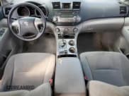 ✅ 2010 Toyota Highlander • VIN: 5TDZA3EH3AS006667 • Lot: 81768425. Wystawiony na Copart z przebiegiem 207 144 mil. Bezpłatny archiwum sprzedaży aukcyjnych z USA i szczegółowy raport historii pojazdu na DreamBid. Zdjęcie 8.