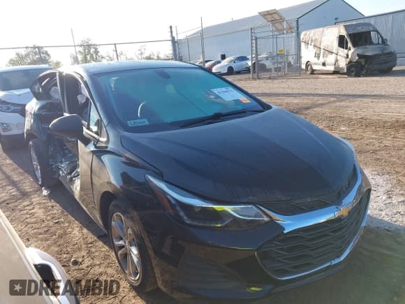 ✅ 2019 Chevrolet Cruze LT • VIN: 3G1BE6SM5KS569038 • Лот: 43184515. Опубликован ранее на IAAI с пробегом 221 851 миль. Бесплатный доступ к архиву аукционных продаж из США и подробный отчёт об истории автомобиля на DreamBid. Изображение 1.