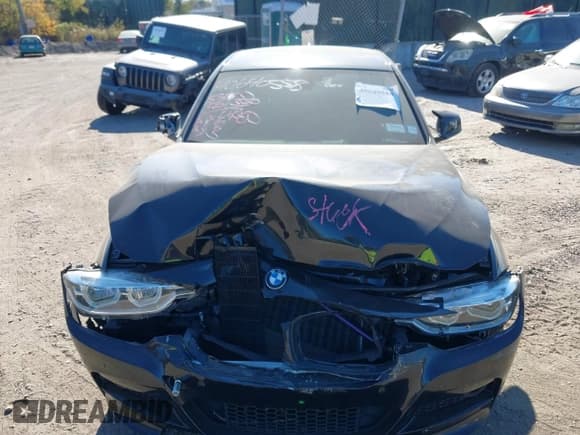 ✅ 2018 BMW 3 Series 330i xDrive • VIN: WBA8D9C5XJEM33068 • Лот: 40640558. Опубликован ранее на IAAI с пробегом 53 556 миль. Бесплатный доступ к архиву аукционных продаж из США и подробный отчёт об истории автомобиля на DreamBid. Изображение 12.