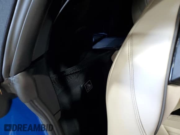 ✅ 2019 BMW Z4 sDrive30i • VIN: WBAHF3C5XKWW43995 • Лот: 92326925. Опубликован ранее на Copart с пробегом 15 599 миль. Бесплатный доступ к архиву аукционных продаж из США и подробный отчёт об истории автомобиля на DreamBid. Изображение 10.