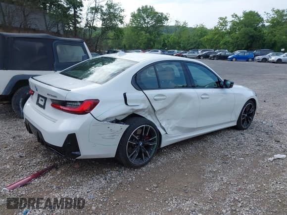 ✅ 2024 BMW 3 Series M340i xDrive • VIN: 3MW49FF02R8E13457 • Lot: 42611678. Wystawiony na IAAI z przebiegiem 11 052 mil. Bezpłatny archiwum sprzedaży aukcyjnych z USA i szczegółowy raport historii pojazdu na DreamBid. Zdjęcie 4.