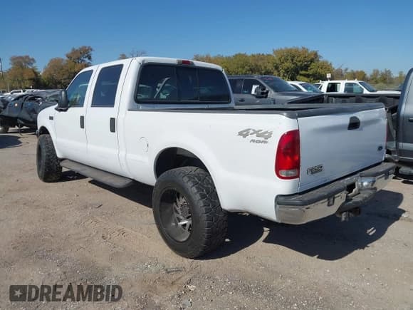 ✅ 2000 Ford F-250 XL • VIN: 3FTNW21F8YMA74939 • Lot: 43679748. Listed on IAAI with 230,554 mi. Free auction sales archive from the USA and detailed vehicle history report at DreamBid. Image 3.
