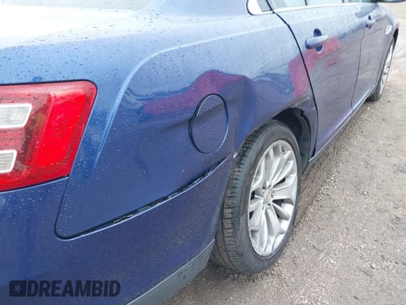 ✅ 2013 Ford Taurus Limited • VIN: 1FAHP2F8XDG157366 • Lot: 43445540. Wystawiony na IAAI z przebiegiem 142 915 mil. Bezpłatny archiwum sprzedaży aukcyjnych z USA i szczegółowy raport historii pojazdu na DreamBid. Zdjęcie 6.