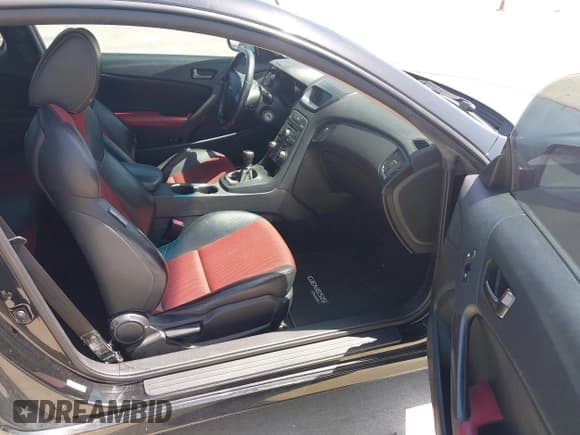 ✅ 2011 Hyundai Genesis Coupe • VIN: KMHHT6KD6BU046453 • Lot: 42869900. Wystawiony na IAAI z przebiegiem 80 160 mil. Bezpłatny archiwum sprzedaży aukcyjnych z USA i szczegółowy raport historii pojazdu na DreamBid. Zdjęcie 5.