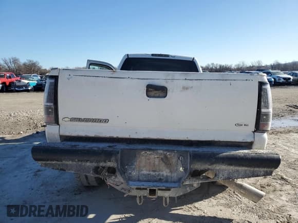 ✅ 2006 Chevrolet Silverado 2500HD LT1 • VIN: 1GCHK23D56F178404 • Лот: 45603605. Опубликован ранее на Copart с пробегом 314 289 миль. Бесплатный доступ к архиву аукционных продаж из США и подробный отчёт об истории автомобиля на DreamBid. Изображение 6.