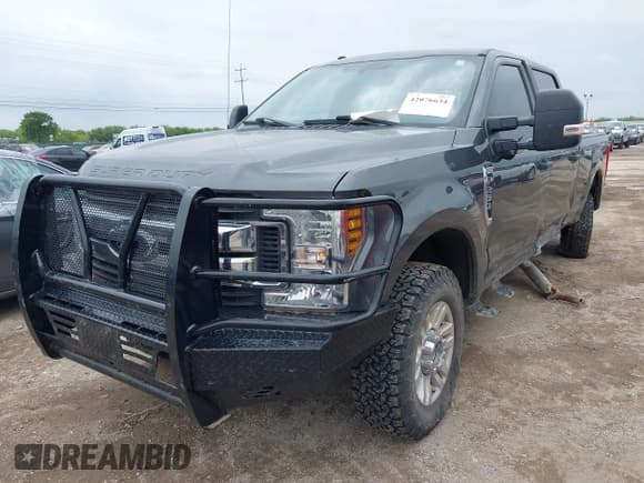 ✅ 2018 Ford F-250 XL • VIN: 1FT7W2B61JEC99951 • Lot: 42076634. Listed on IAAI with 107,900 mi. Free auction sales archive from the USA and detailed vehicle history report at DreamBid. Image 2.