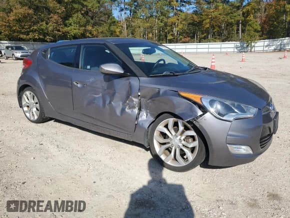 ✅ 2013 Hyundai Veloster w/Gray Int • VIN: KMHTC6AD7DU175879 • Lot: 78208484. Wystawiony na Copart z przebiegiem 84 988 mil. Bezpłatny archiwum sprzedaży aukcyjnych z USA i szczegółowy raport historii pojazdu na DreamBid. Zdjęcie 4.