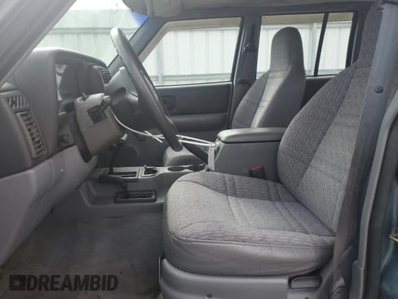 ✅ 1998 Jeep Cherokee SE • VIN: 1J4FJ28S2WL109960 • Лот: 55925975. Опубликован ранее на Copart с пробегом 138 883 миль. Бесплатный доступ к архиву аукционных продаж из США и подробный отчёт об истории автомобиля на DreamBid. Изображение 7.