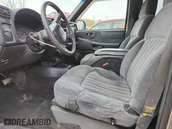 ✅ 2000 Chevrolet Blazer LT • VIN: 1GNDT13W0Y2119558 • Лот: 91049055. Опубликован ранее на Copart с пробегом 198 685 миль. Бесплатный доступ к архиву аукционных продаж из США и подробный отчёт об истории автомобиля на DreamBid. Изображение 7.