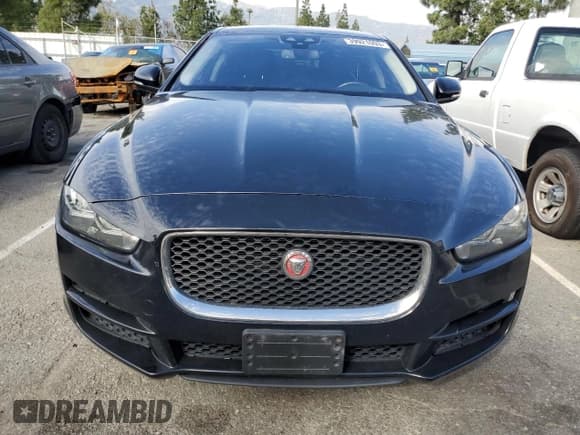 ✅ 2017 Jaguar XE 25t • VIN: SAJAR4BG0HA966531 • Lot: 39921093. Wystawiony na Copart z przebiegiem 86 117 mil. Bezpłatny archiwum sprzedaży aukcyjnych z USA i szczegółowy raport historii pojazdu na DreamBid. Zdjęcie 5.