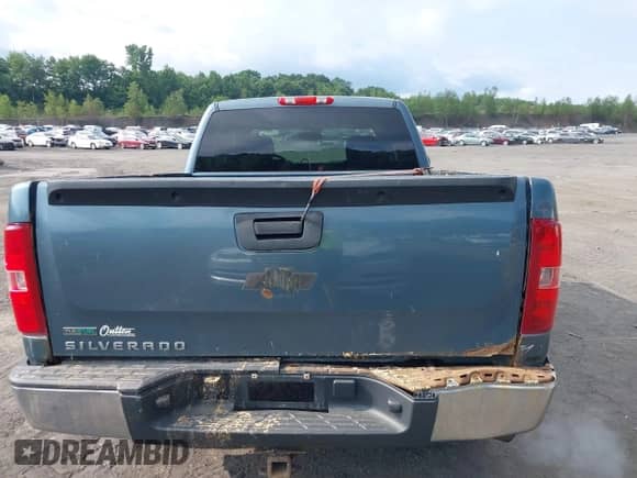 ✅ 2011 Chevrolet Silverado 1500 LS • VIN: 1GCRKREA0BZ168694 • Lot: 42818631. Wystawiony na IAAI z przebiegiem 405 702 mil mil. Skorzystaj z bezpłatnego archiwum sprzedaży aukcyjnych z USA i zobacz szczegółowy raport historii pojazdu na DreamBid. Zdjęcie 16.