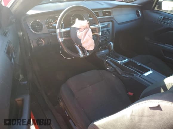 ✅ 2014 Ford Mustang V6 • VIN: 1ZVBP8AM0E5274245 • Лот: 91617805. Опубликован ранее на Copart с пробегом 140 971 миль. Бесплатный доступ к архиву аукционных продаж из США и подробный отчёт об истории автомобиля на DreamBid. Изображение 8.