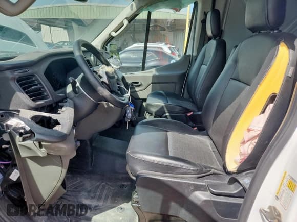 ✅ 2023 Ford Transit Cargo • VIN: 1FTBW3X86PKB92141 • Lot: 61038085. Listed on Copart with 45,032 mi. Free auction sales archive from the USA and detailed vehicle history report at DreamBid. Image 7.