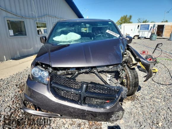 ✅ 2016 Dodge Grand Caravan SXT • VIN: 2C4RDGCG4GR116427 • Lot: 85648365. Wystawiony na Copart z przebiegiem Nie podano. Bezpłatny archiwum sprzedaży aukcyjnych z USA i szczegółowy raport historii pojazdu na DreamBid. Zdjęcie 5.