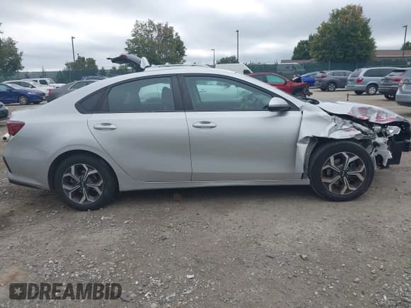 ✅ 2020 Kia Forte LXS • VIN: 3KPF24AD3LE153884 • Лот: 43235865. Опубликован ранее на IAAI с пробегом 82 338 миль. Бесплатный доступ к архиву аукционных продаж из США и подробный отчёт об истории автомобиля на DreamBid. Изображение 13.