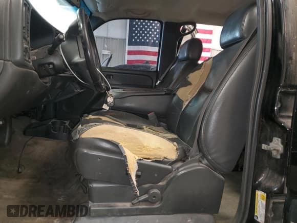 ✅ 2007 Chevrolet Silverado 2500HD LT3 • VIN: 1GCHK23D47F191159 • Лот: 64376955. Опубликован ранее на Copart с пробегом 447 049 миль. Бесплатный доступ к архиву аукционных продаж из США и подробный отчёт об истории автомобиля на DreamBid. Изображение 7.