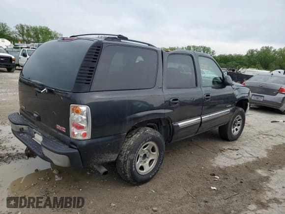 ✅ 2005 GMC Yukon SLE • VIN: 1GKEC13T95R219510 • Lot: 54233895. Wystawiony na Copart z przebiegiem Nie podano. Bezpłatny archiwum sprzedaży aukcyjnych z USA i szczegółowy raport historii pojazdu na DreamBid. Zdjęcie 3.
