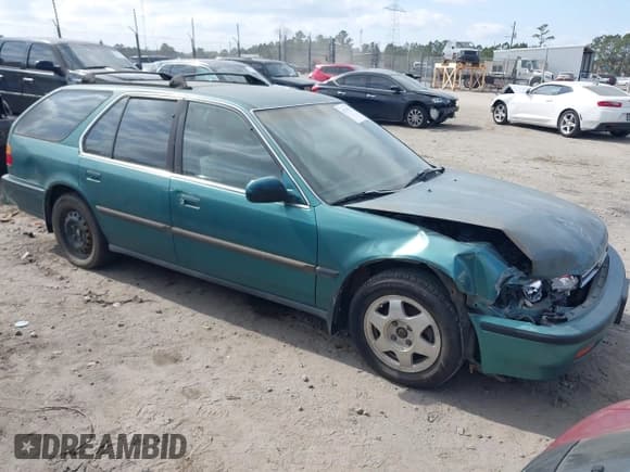 ✅ 1992 Honda Accord LX • VIN: 1HGCB9856NA017075 • Lot: 41530791. Listed on IAAI with 205,952 mi. Free auction sales archive from the USA and detailed vehicle history report at DreamBid. Image 1.
