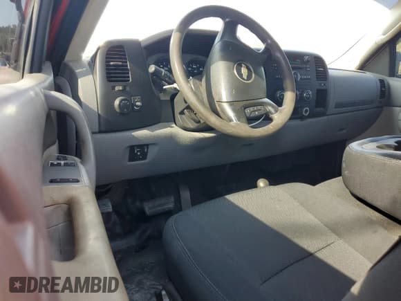 ✅ 2011 Chevrolet Silverado 2500HD Work Truck • VIN: 1GC0KVC81BF208493 • Lot: 75103104. Wystawiony na Copart z przebiegiem 367 527 mil. Bezpłatny archiwum sprzedaży aukcyjnych z USA i szczegółowy raport historii pojazdu na DreamBid. Zdjęcie 8.