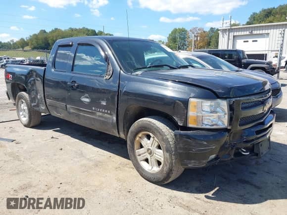 2010 Chevrolet Silverado 1500 LT with VIN 1GCSKSE39AZ106462, listed as a IAAI auction lot 43202752 with 181,554 mi miles and . Bid and sale history available at DreamBid. Image 1.